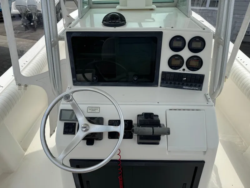 Slide: The Image of Regulator Marine 26 Forward Seating 2001 - 20