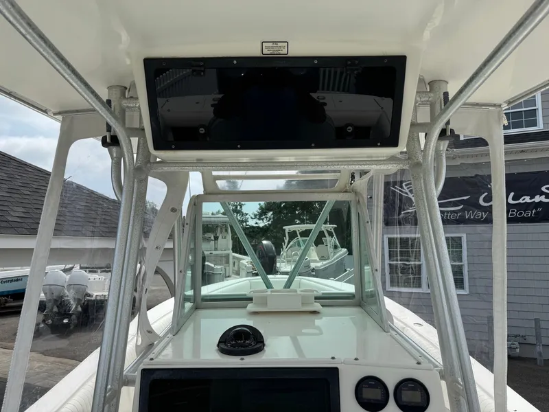 Slide: The Image of Regulator Marine 26 Forward Seating 2001 - 21