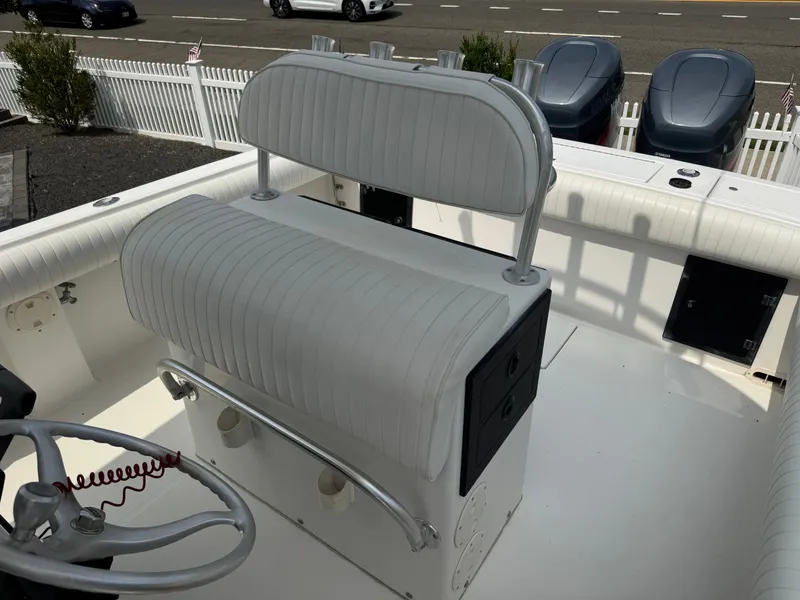 Slide: The Image of Regulator Marine 26 Forward Seating 2001 - 22