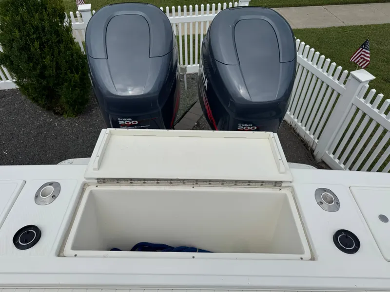 Slide: The Image of Regulator Marine 26 Forward Seating 2001 - 26