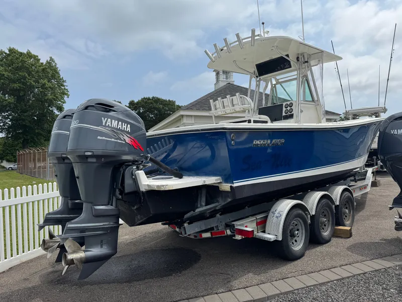 Slide: The Image of Regulator Marine 26 Forward Seating 2001 - 5