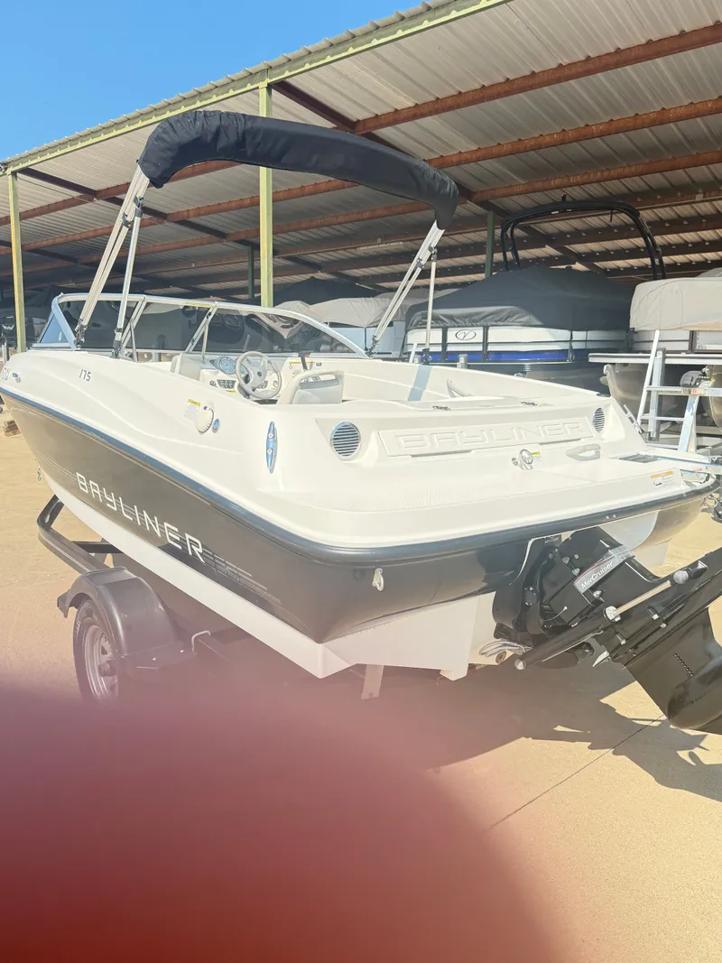 Slide: The Image of Bayliner 175 Bowrider 2013 - 3