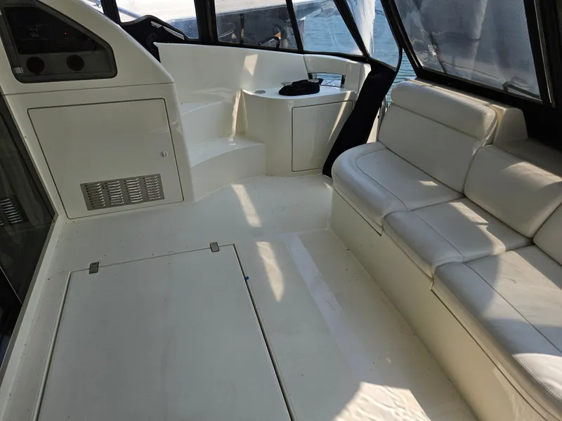 Slide: The Image of Azimut 46 MY 2003 - 12