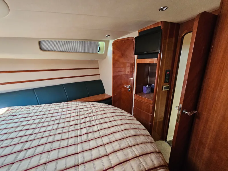 Slide: The Image of Azimut 46 MY 2003 - 20