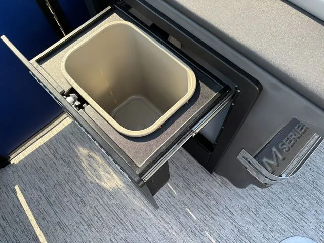 Slide: The Image of Bennington 22 MFB / Yamaha 150 HP 2026 - 15