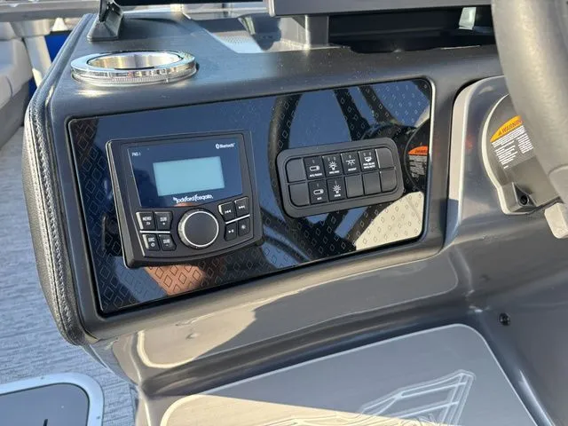 Slide: The Image of Bennington 22 MFB / Yamaha 150 HP 2026 - 21