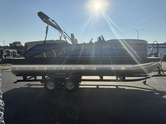 Slide: The Image of Bennington 22 MFB / Yamaha 150 HP 2026 - 5