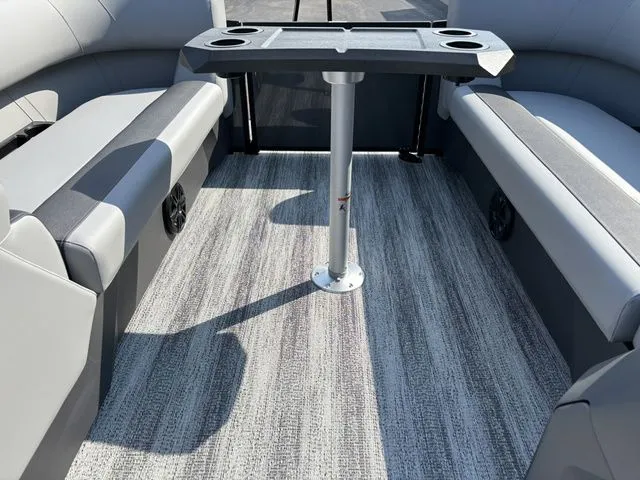 Slide: The Image of Bennington 22 SSR Sport / Yamaha Vmax SHO 200 HP 2026 - 15