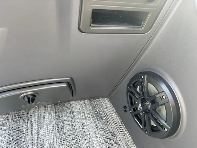 Slide: The Image of Bennington 22 SSR Sport / Yamaha Vmax SHO 200 HP 2026 - 23