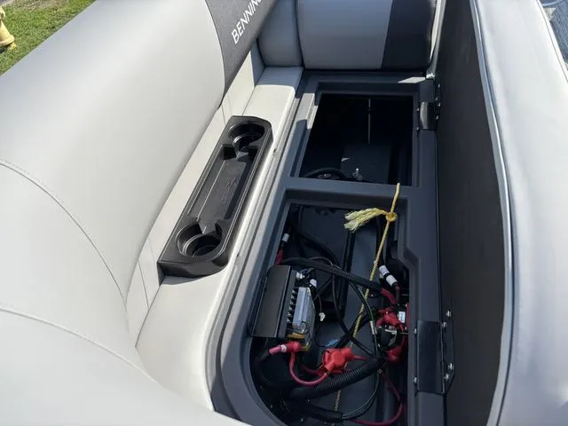 Slide: The Image of Bennington 22 SSR Sport / Yamaha Vmax SHO 200 HP 2026 - 29