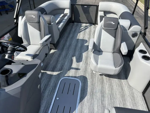 Slide: The Image of Bennington 22 SSR Sport / Yamaha Vmax SHO 200 HP 2026 - 32