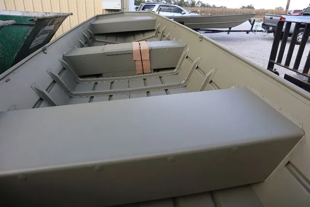 Slide: The Image of Lowe 1648 MT Jon 2023 - 5