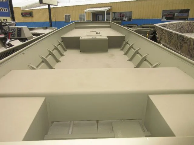 Slide: The Image of Lowe 1852MT Aura Jon 2026 - 5