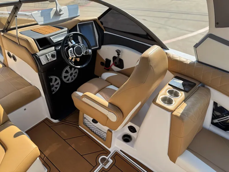 Slide: The Image of Tigé R23 2020 - 11