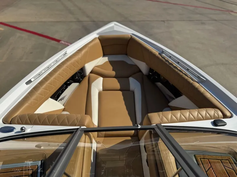 Slide: The Image of Tigé R23 2020 - 14