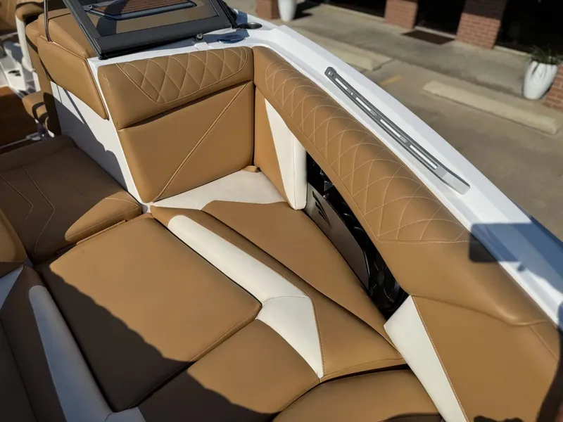 Slide: The Image of Tigé R23 2020 - 15