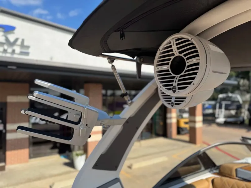 Slide: The Image of Tigé R23 2020 - 16