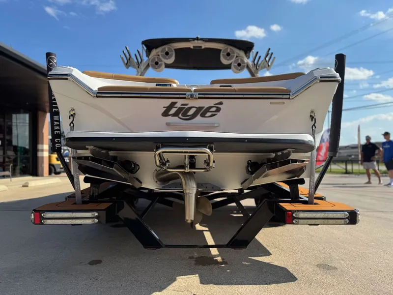 Slide: The Image of Tigé R23 2020 - 4