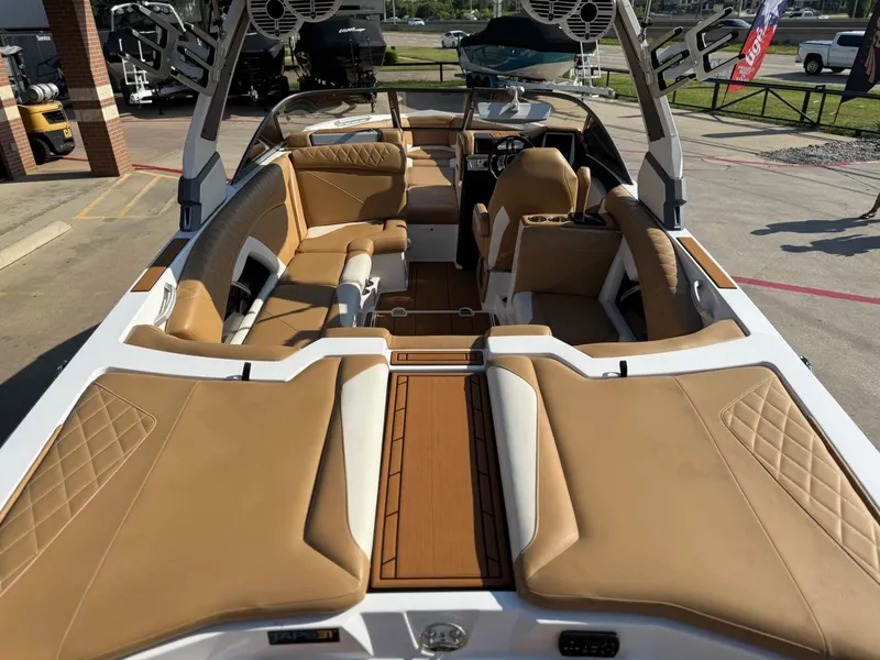 Slide: The Image of Tigé R23 2020 - 8