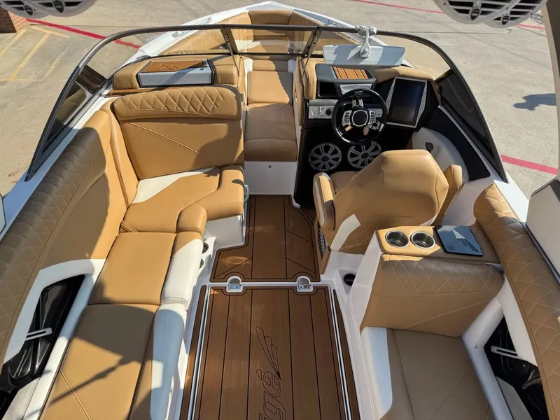 Slide: The Image of Tigé R23 2020 - 9