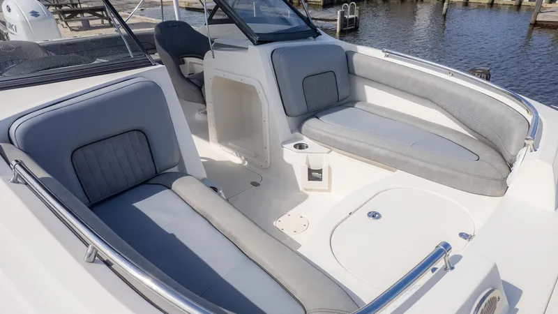 Slide: The Image of Stingray 201DC 2022 - 12