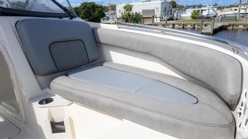 Slide: The Image of Stingray 201DC 2022 - 13