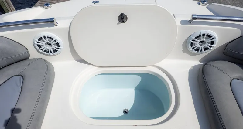 Slide: The Image of Stingray 201DC 2022 - 15