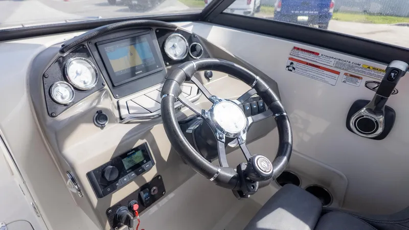 Slide: The Image of Stingray 201DC 2022 - 19