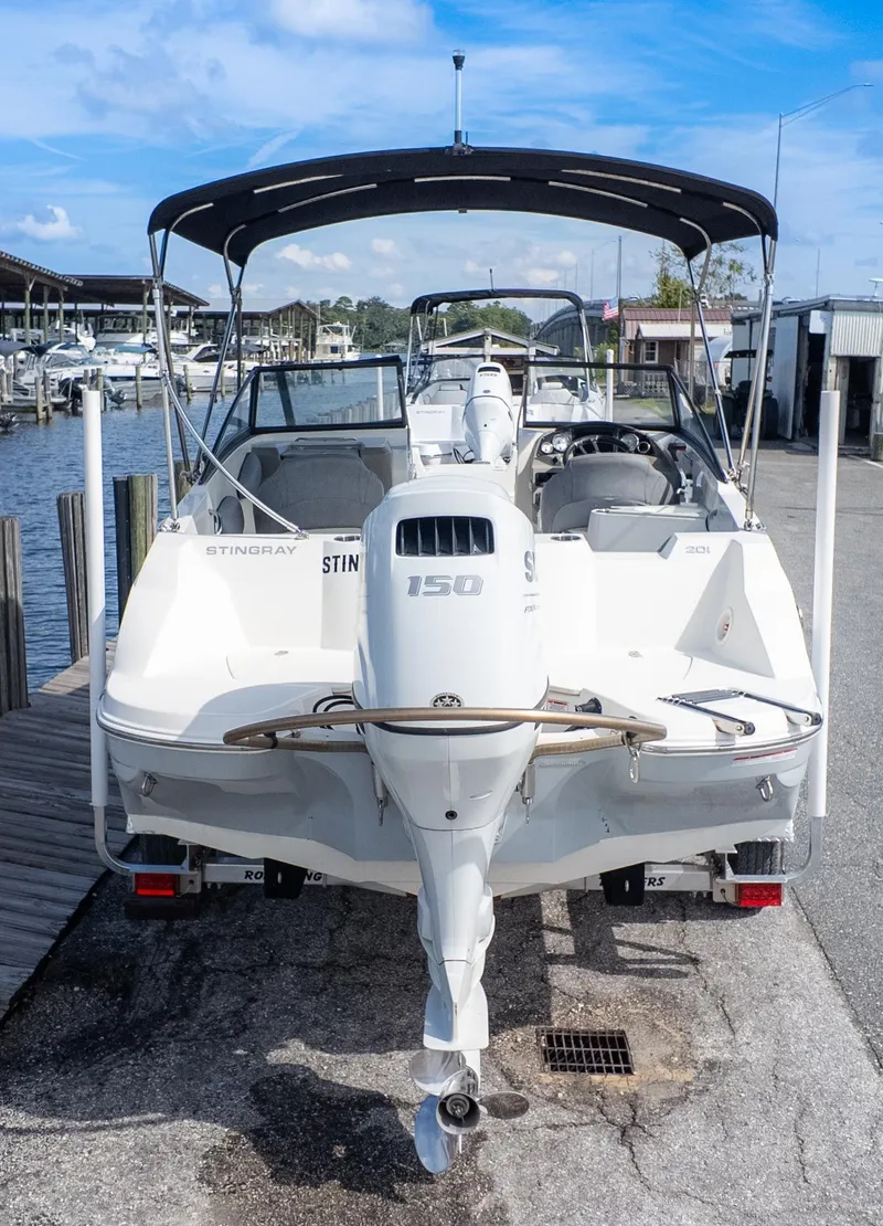 Slide: The Image of Stingray 201DC 2022 - 3