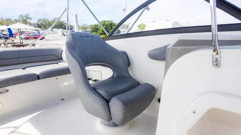 Slide: The Image of Stingray 201DC 2022 - 9