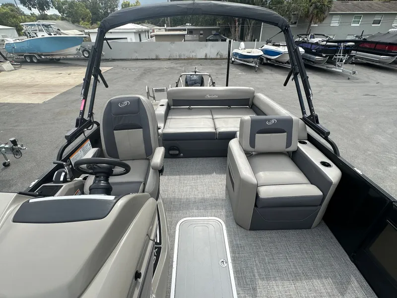 Slide: The Image of Barletta Corsa X23U 2022 - 14