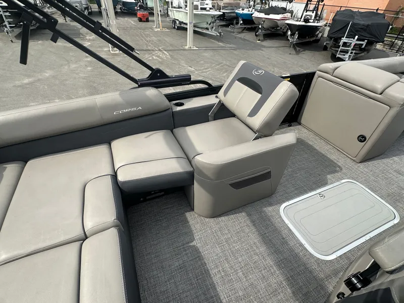 Slide: The Image of Barletta Corsa X23U 2022 - 16