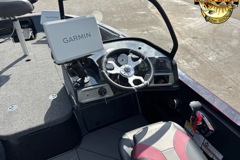 Slide: The Image of Nitro ZV20 Pro 2026 boat cockpit with Garmin navigation system and steering wheel. - 7