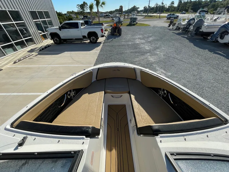 Slide: The Image of Sea Ray 21SPX-OB 2025 - 10