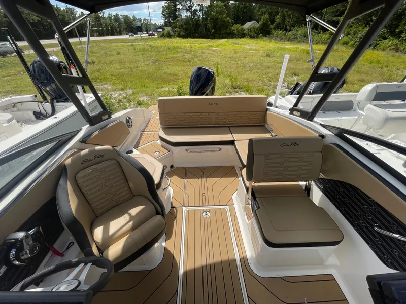 Slide: The Image of Sea Ray 21SPX-OB 2025 - 20