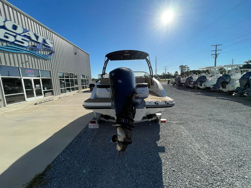 Slide: The Image of Sea Ray 21SPX-OB 2025 - 6