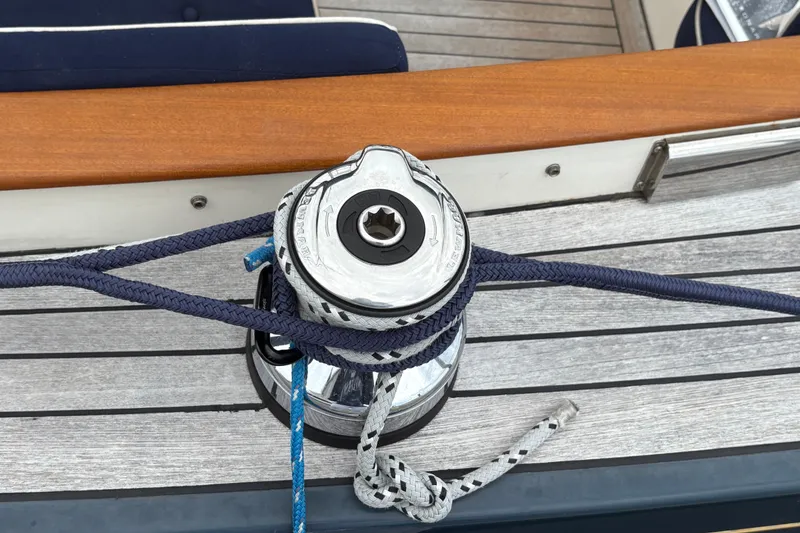 Slide: The Image of Winch with ropes on 2017 Leonardo Eagle 44 yacht deck. - 5