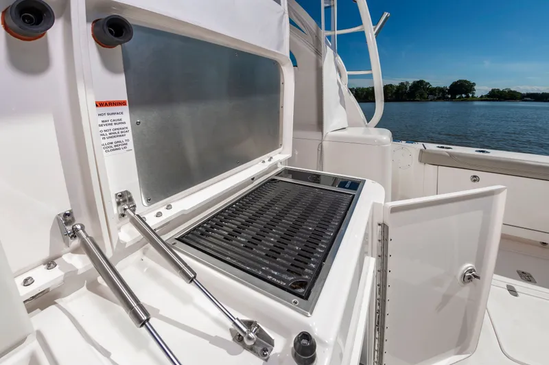 Slide: The Image of Pursuit OS 385 Offshore 2017 - 15