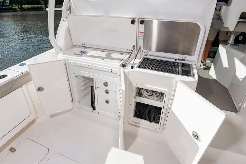 Slide: The Image of Pursuit OS 385 Offshore 2017 - 17