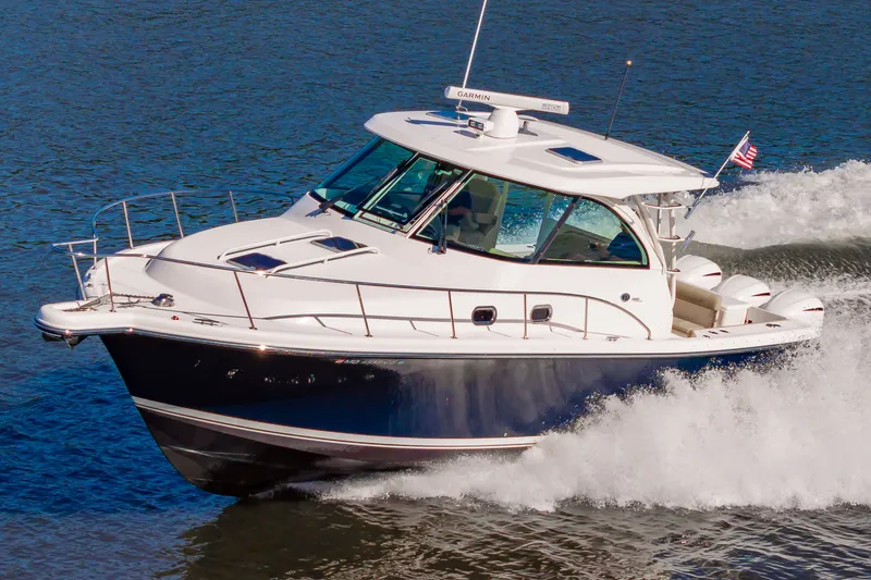 Slide: The Image of Pursuit OS 385 Offshore 2017 - 60