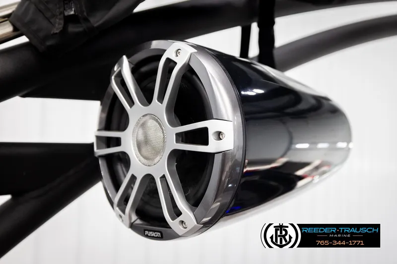 Slide: The Image of Avalon CAT CRBW 2026 marine speaker by Fusion, showcased by Reeder-Trausch Marine. - 49