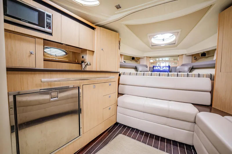 Slide: The Image of Monterey 335 Sport Yacht 2015 - 54