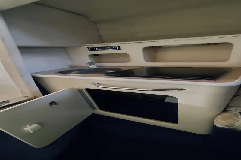 Slide: The Image of Sea Ray 245 Weekender 2000 - 14