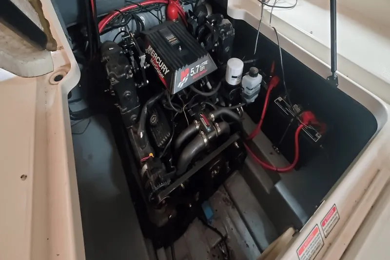 Slide: The Image of Sea Ray 245 Weekender 2000 - 16