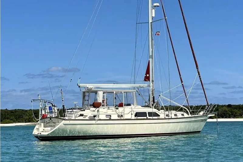 The Image of Island Packet 485 2005 - 0