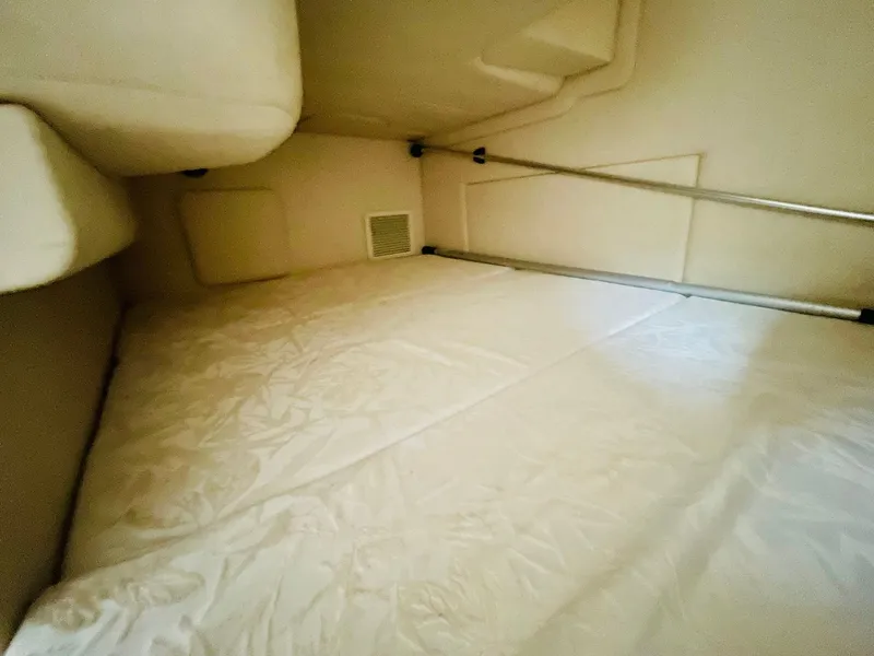 Slide: The Image of Sea Ray 260 2000 - 14