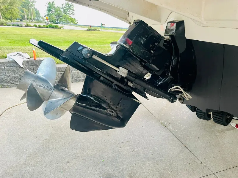 Slide: The Image of Sea Ray 260 2000 - 15