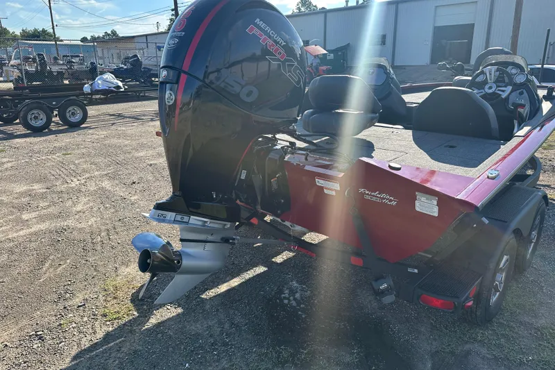 Slide: The Image of 2024 Tracker Pro Team 195 TXW Tournament Edition boat with powerful outboard motor. - 21