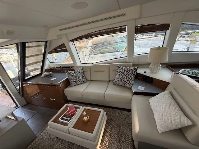 Slide: The Image of Sea Ray 520 fly 2018 - 18