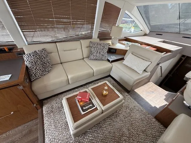 Slide: The Image of Sea Ray 520 fly 2018 - 20